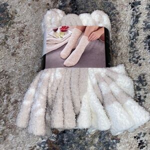 Members mark fuzzy sock set